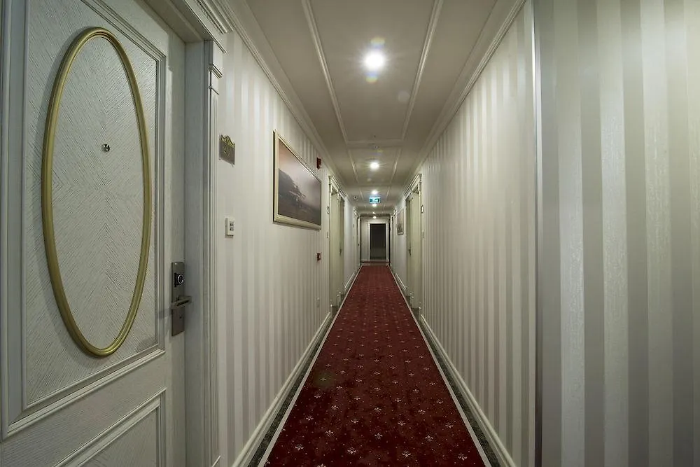 Halifaks Hotel Istanbul 4*,