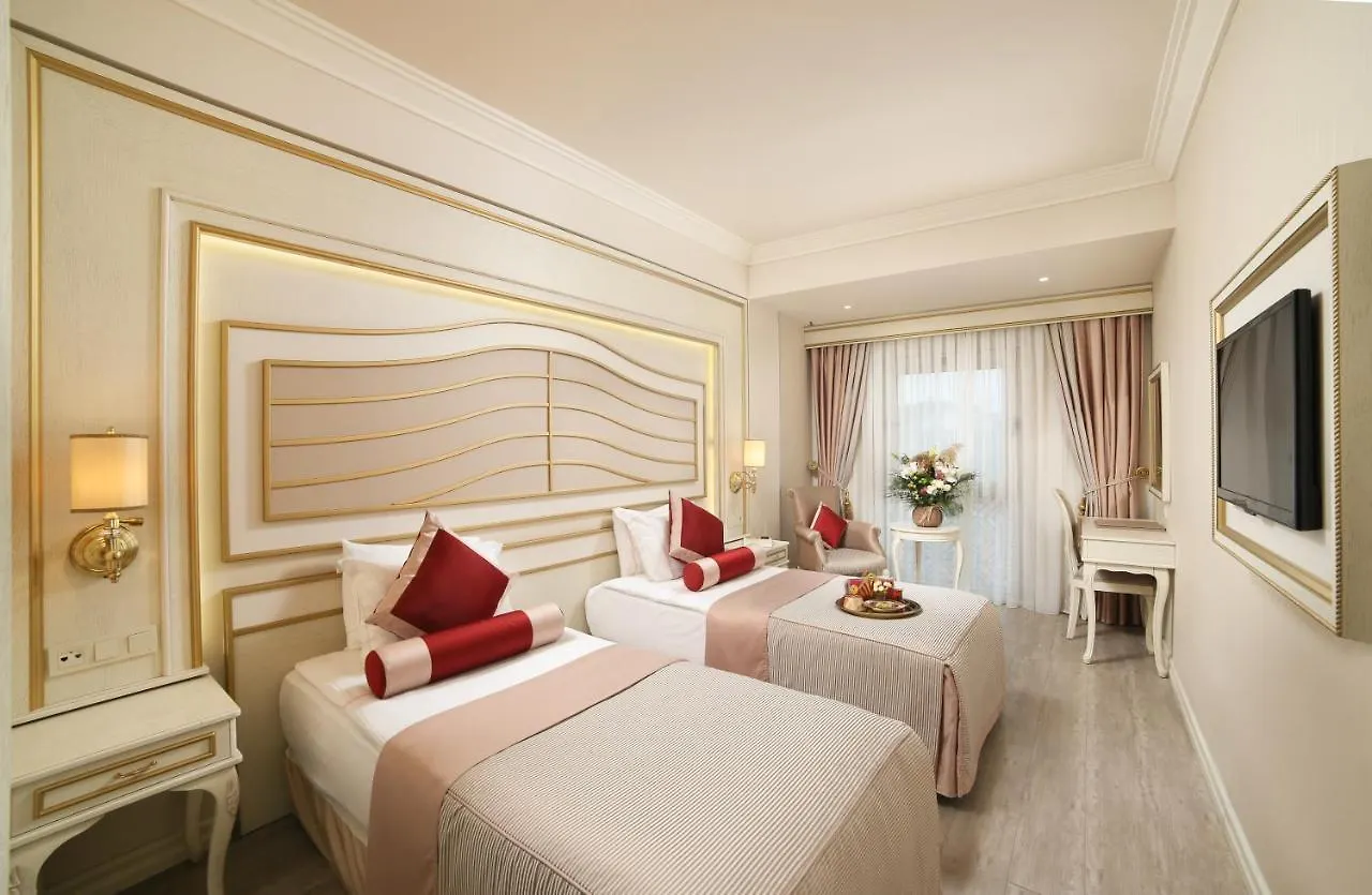 Halifaks Hotel Istanbul 4*,